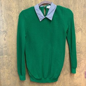 Kelly green lightweight sweater with collar